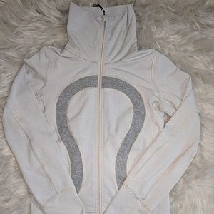 Lululemon in stride jacket